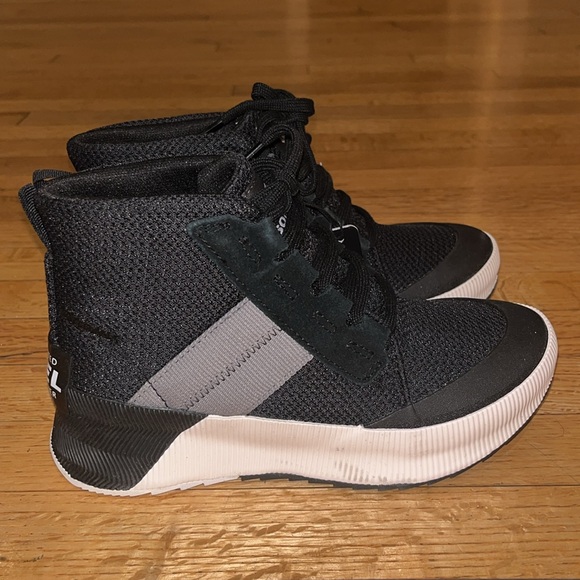 Sorel WOMEN'S OUT N ABOUT™ III WATERPROOF MID SNEAKER - Picture 7 of 16